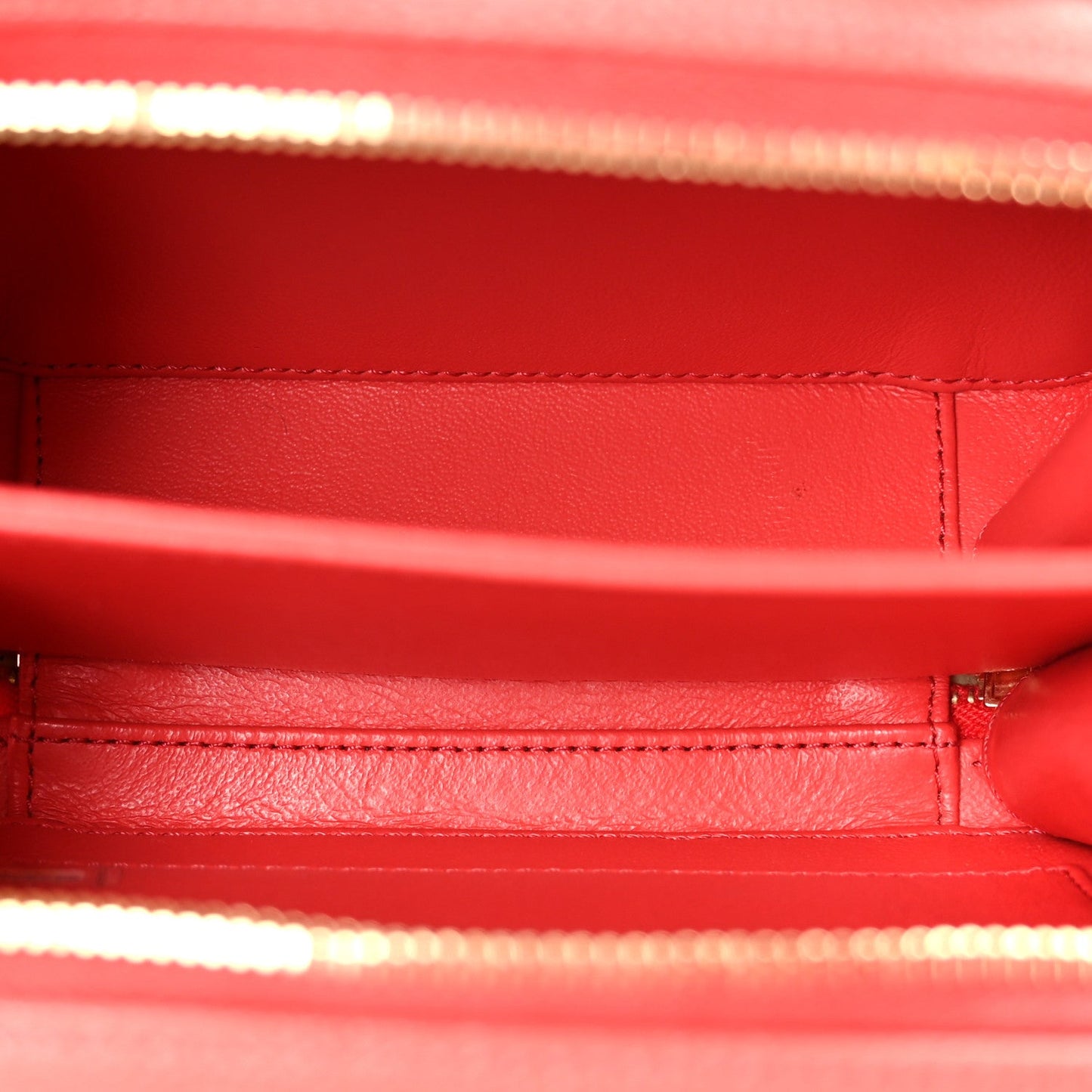 Caviar Quilted Small CC Filigree Vanity Case Red