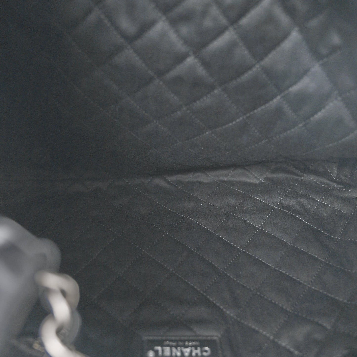 Shiny Calfskin Quilted Chanel 22 Black