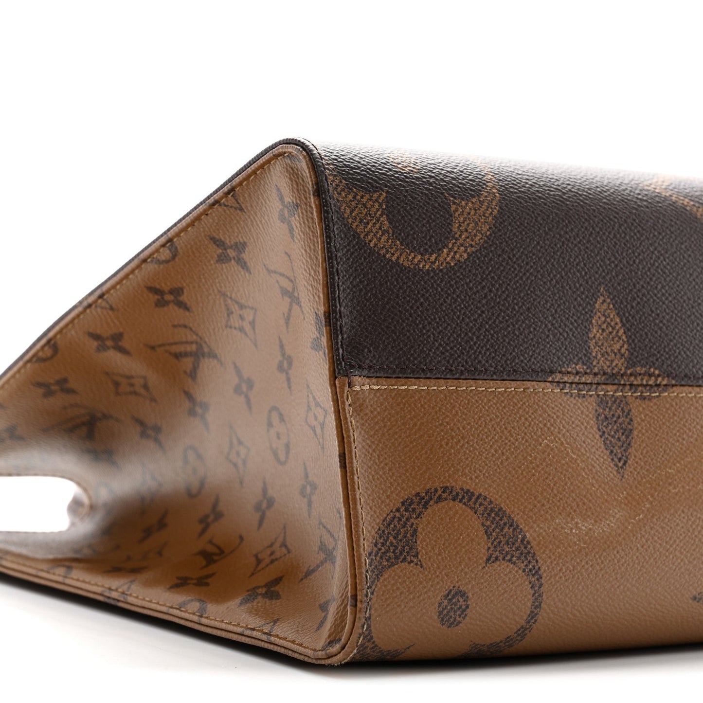 Reverse Monogram Giant Onthego MM