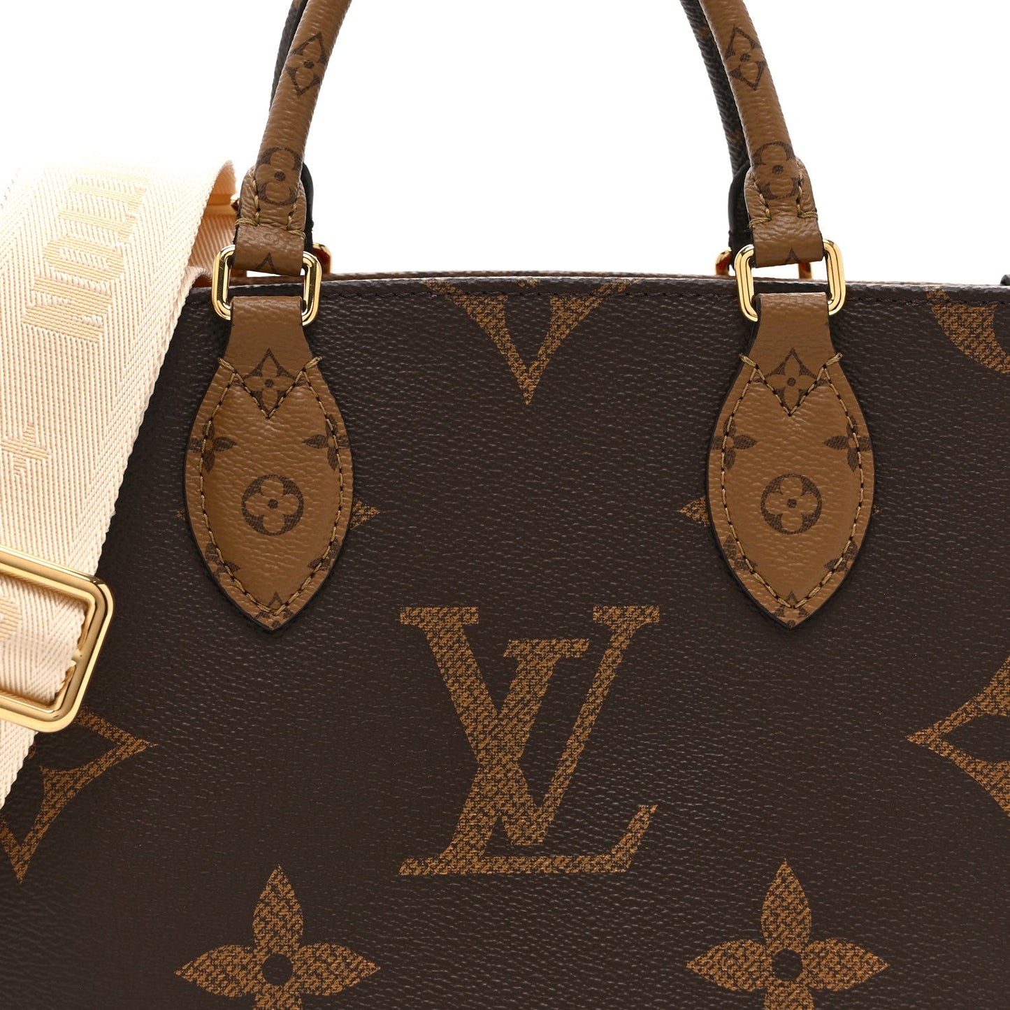 Reverse Monogram Giant Onthego PM