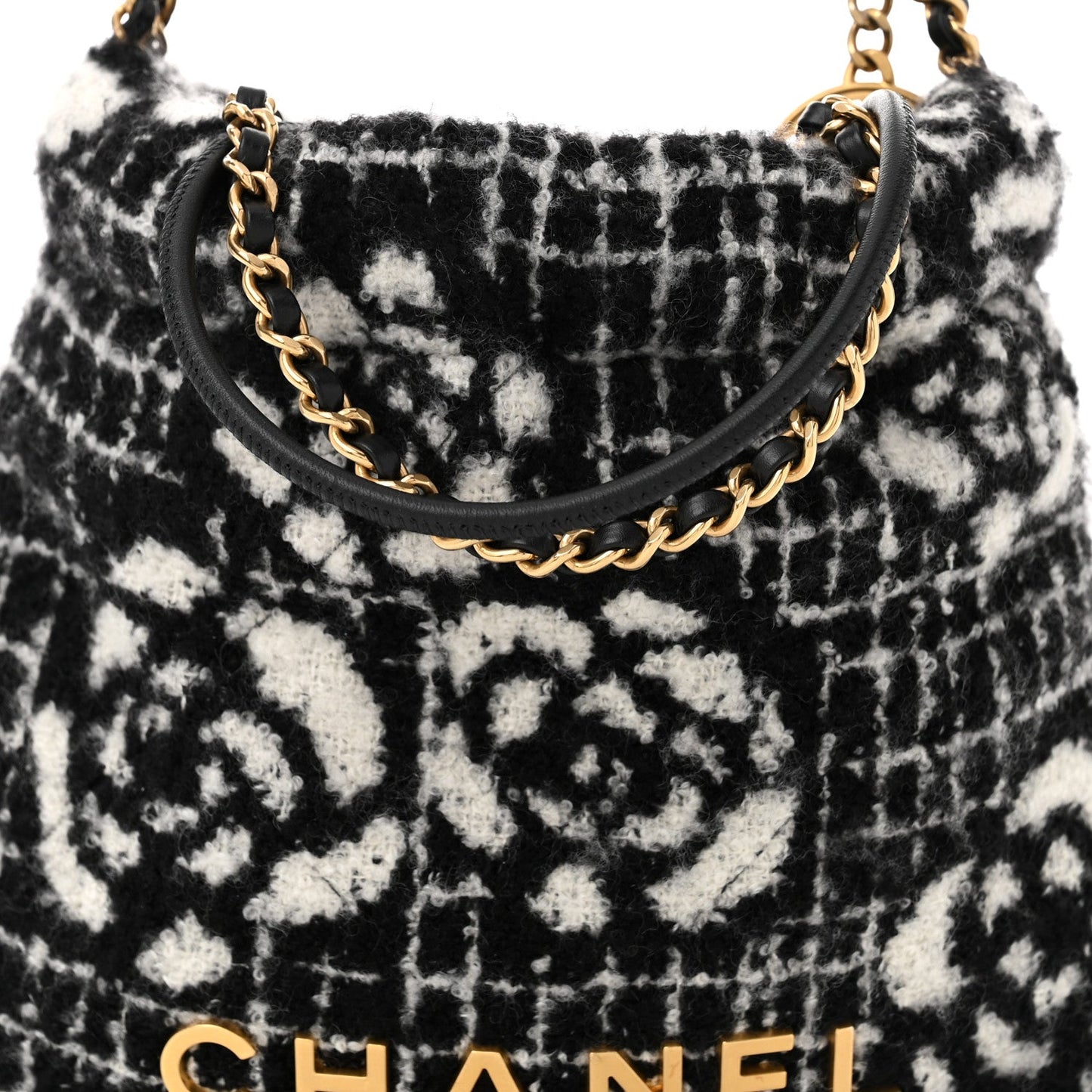 Cashmere Mini Chanel 22 Black White