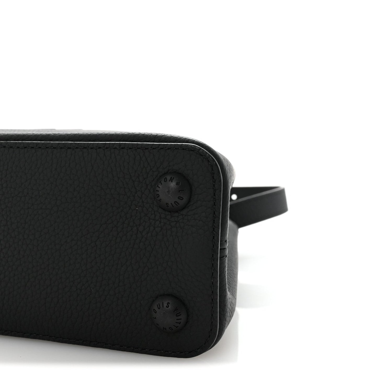 Taurillon Capucines East West MM Matte Black