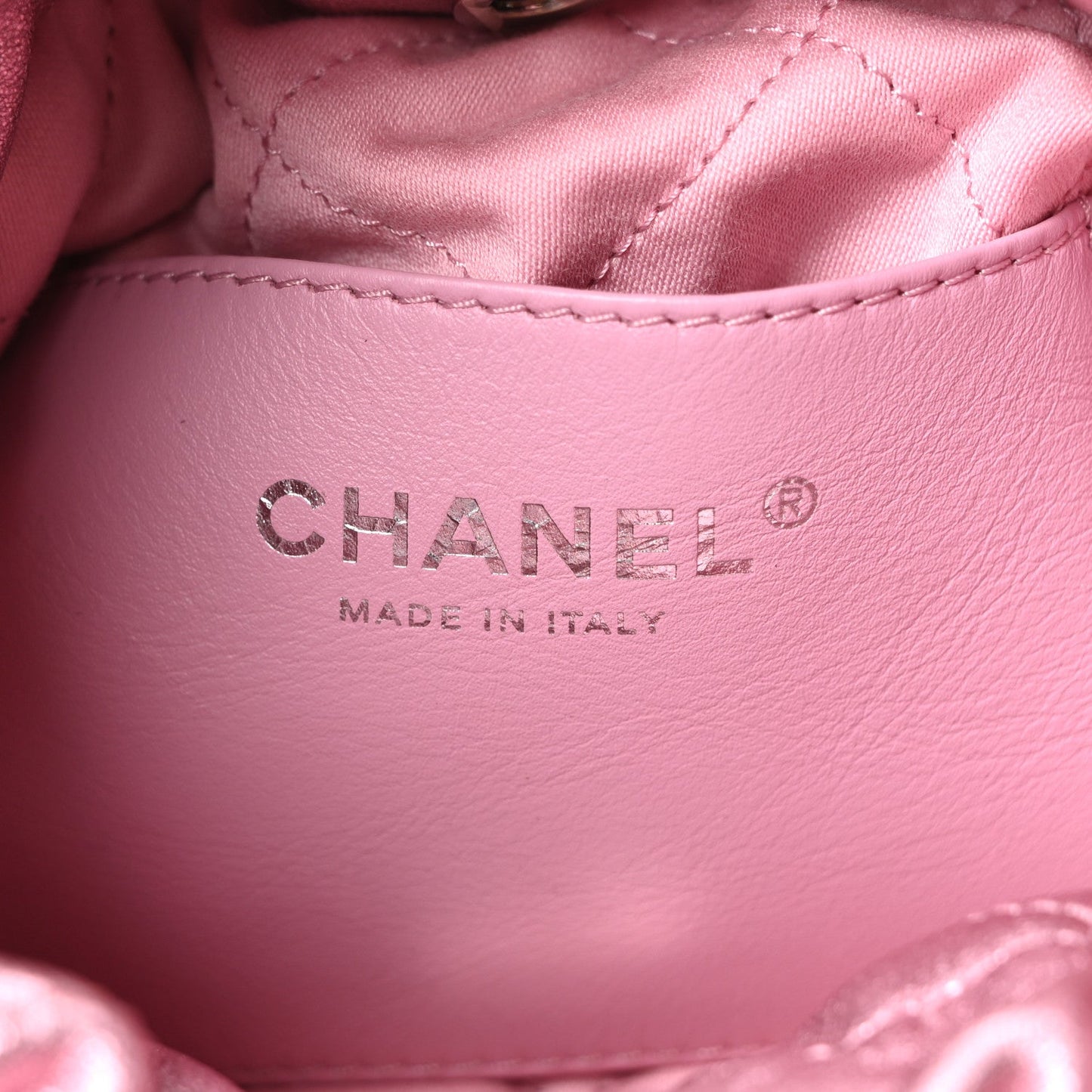 Metallic Lambskin Lacquered Monochrome Quilted Mini Chanel 22 Pink