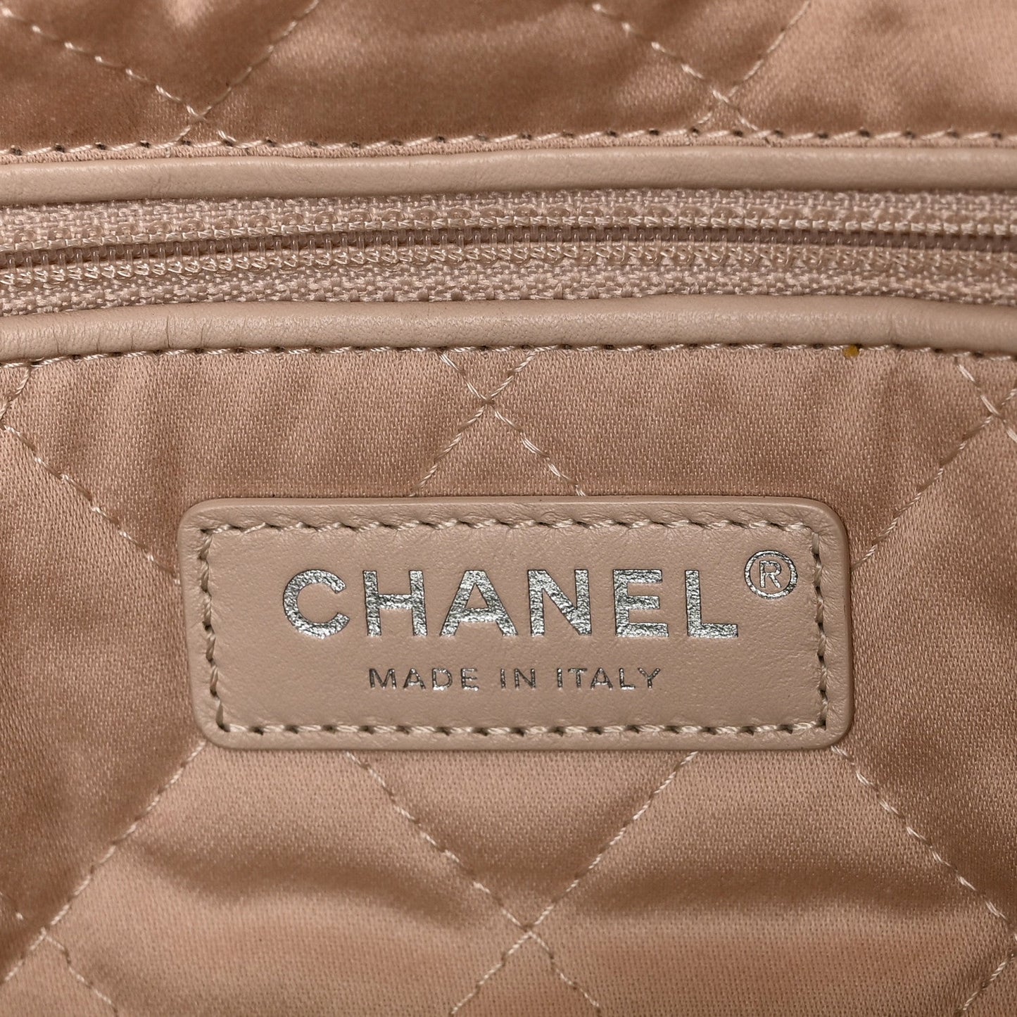 Shiny Calfskin Quilted Small Chanel 22 Ecru