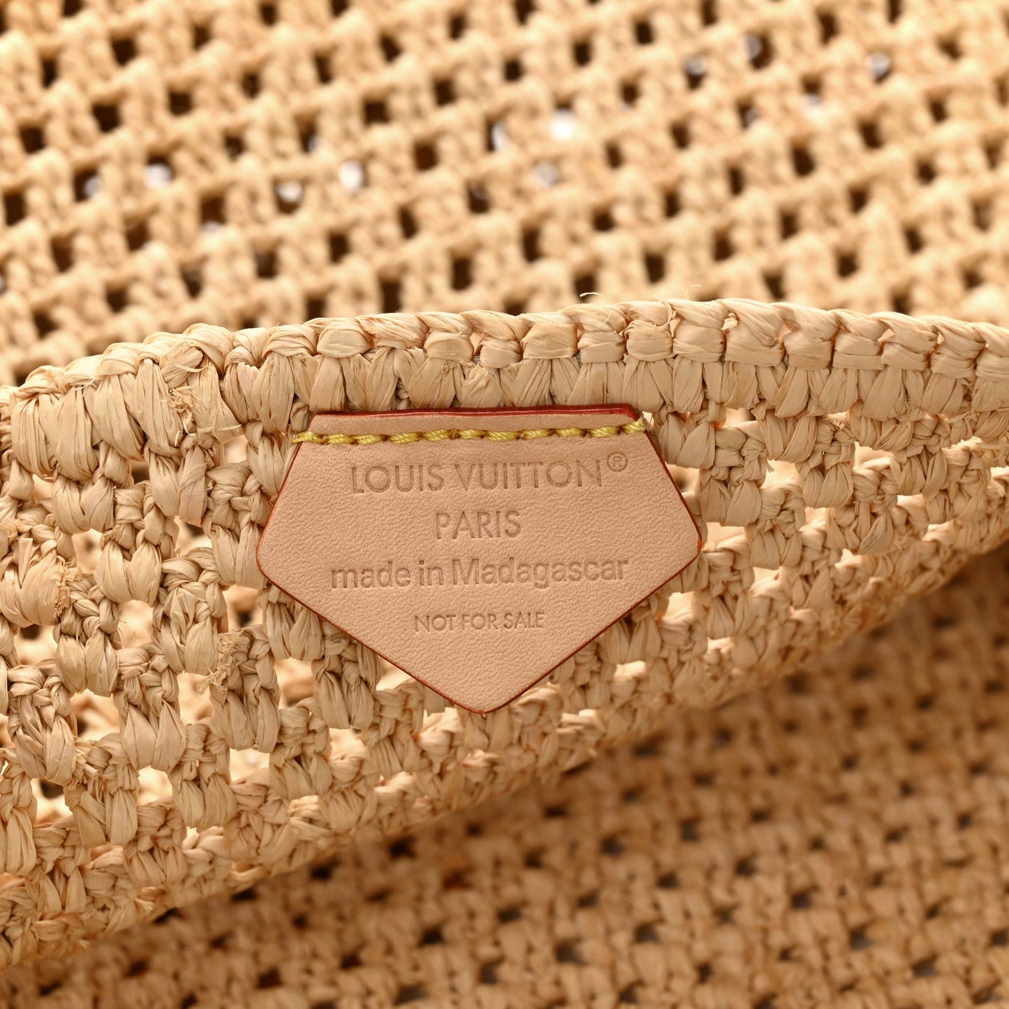 Raffia Calfskin By The Pool OnTheGo MM Natural