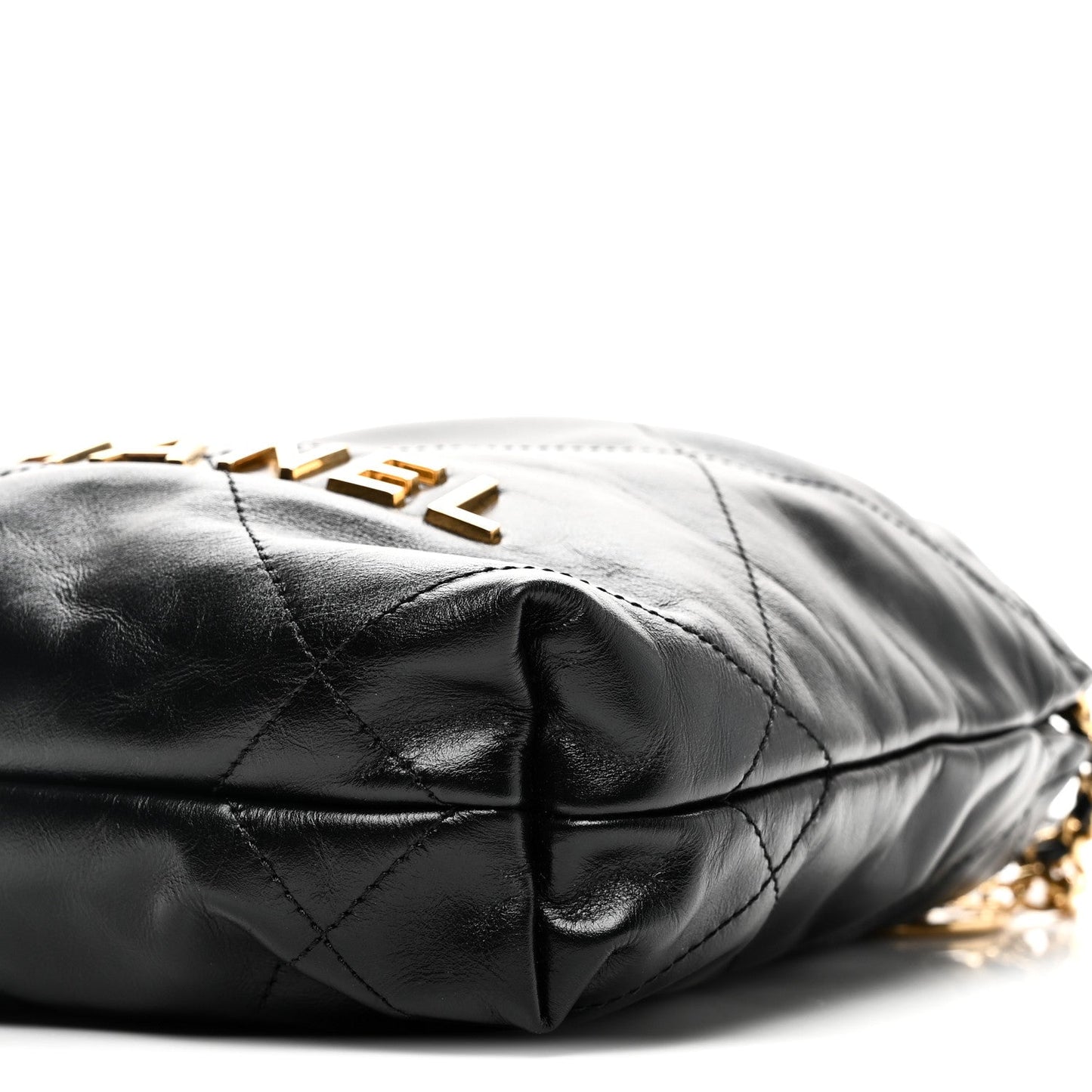 Shiny Calfskin Quilted Pearl CC Chain Mini Chanel 22 Black