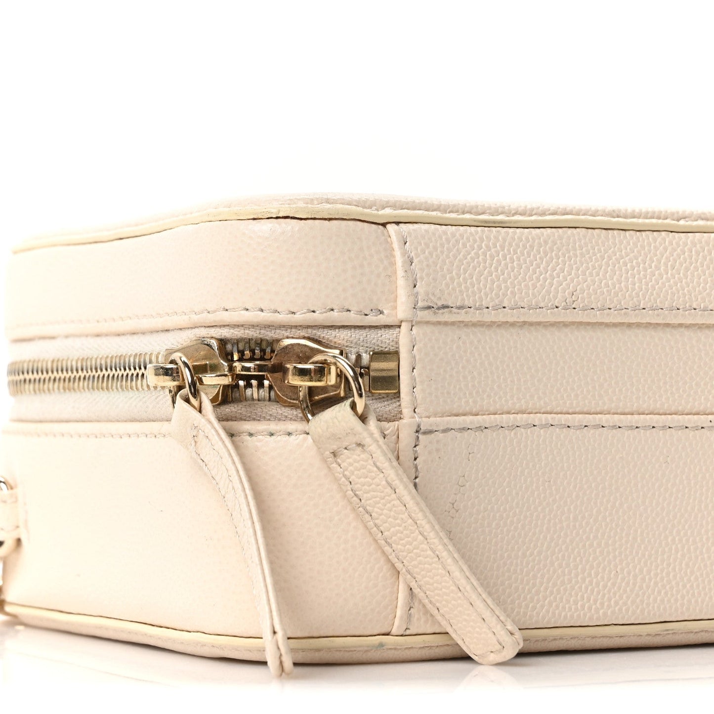 Caviar Quilted Small CC Filigree Vanity Case White
