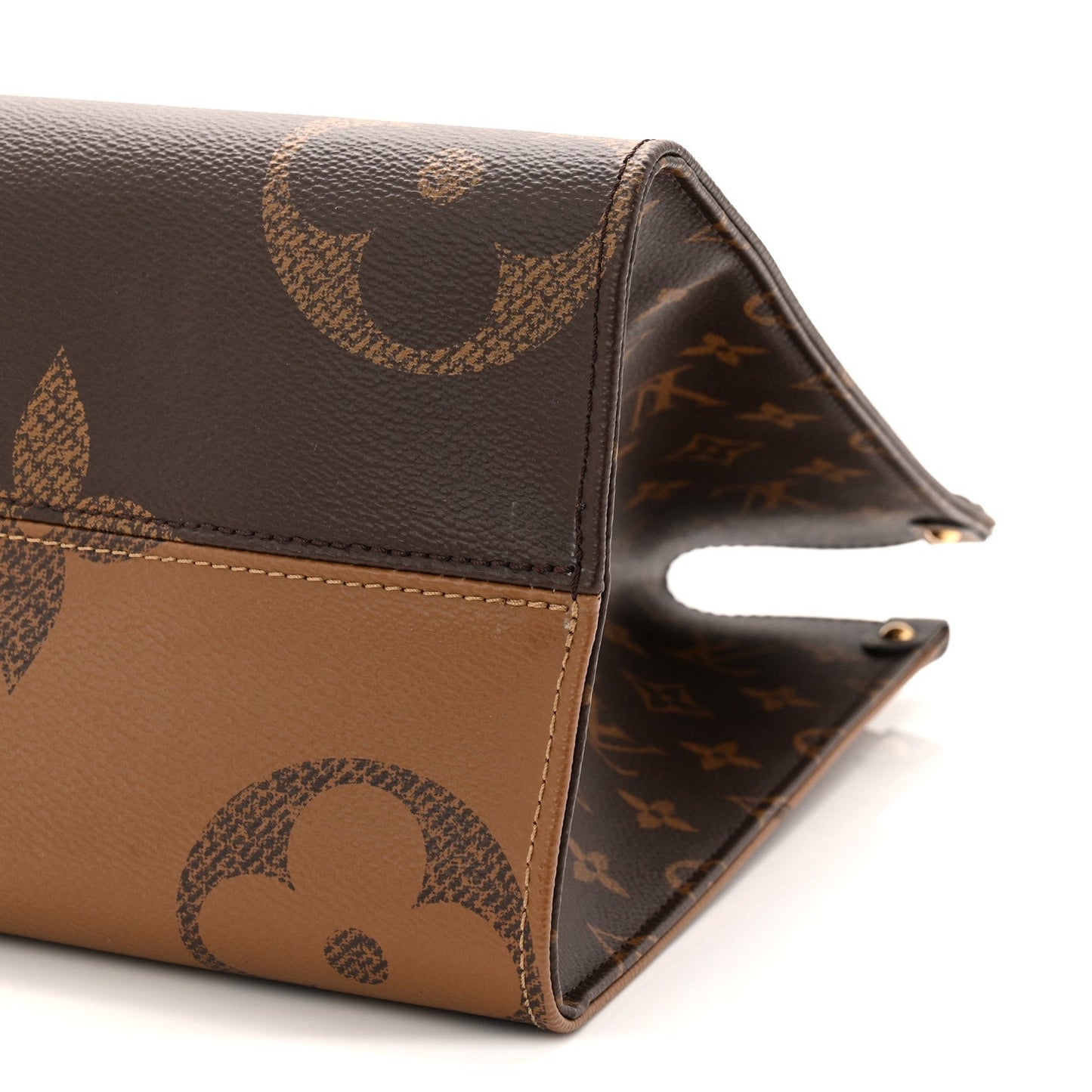Reverse Monogram Giant Onthego MM