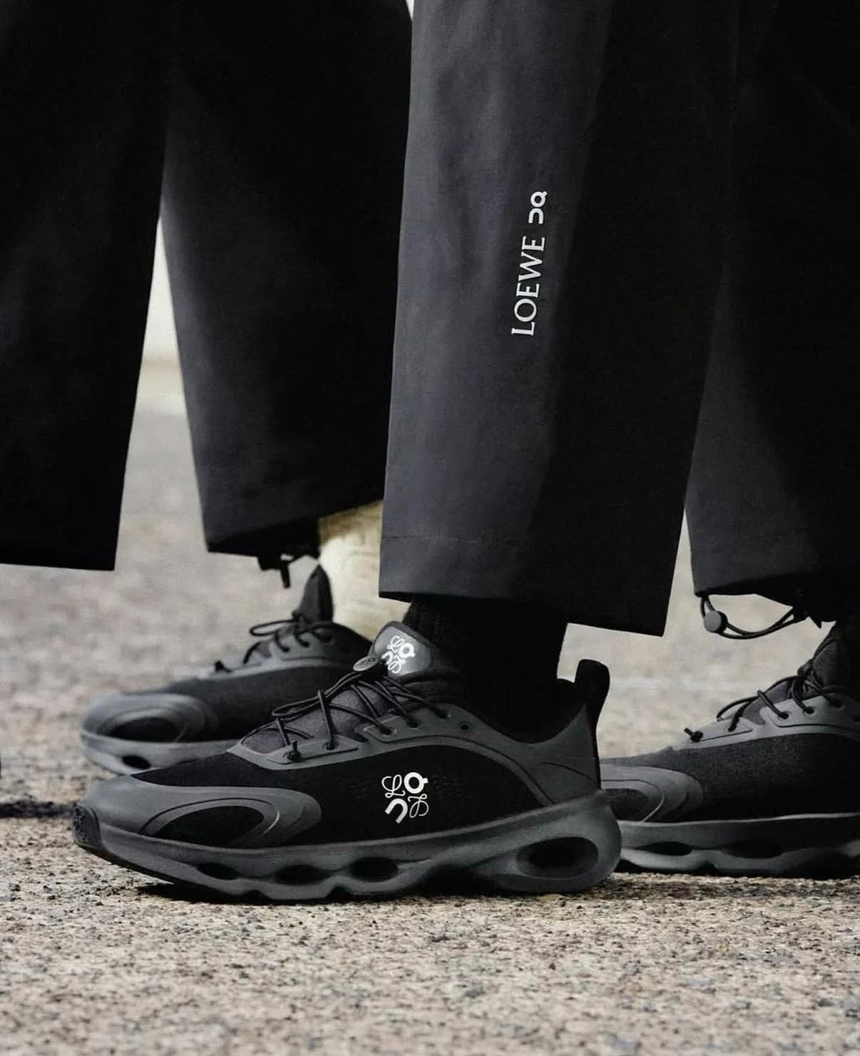 On Running Cloudsolo LOEWE Black