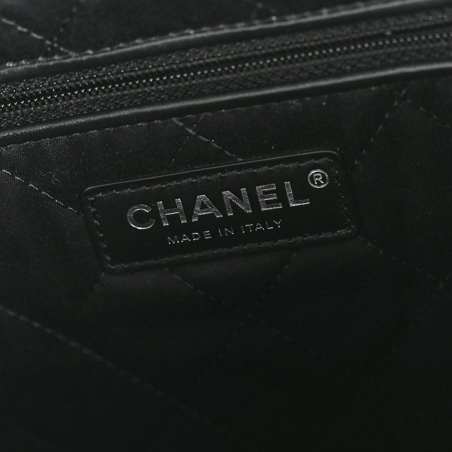 Shiny Calfskin Quilted Chanel 22 Black