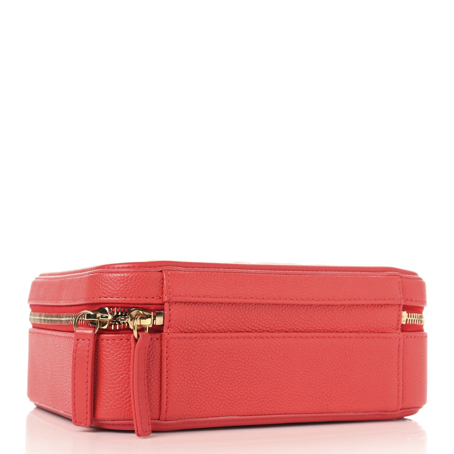 Caviar Quilted Medium CC Filigree Vanity Case Red