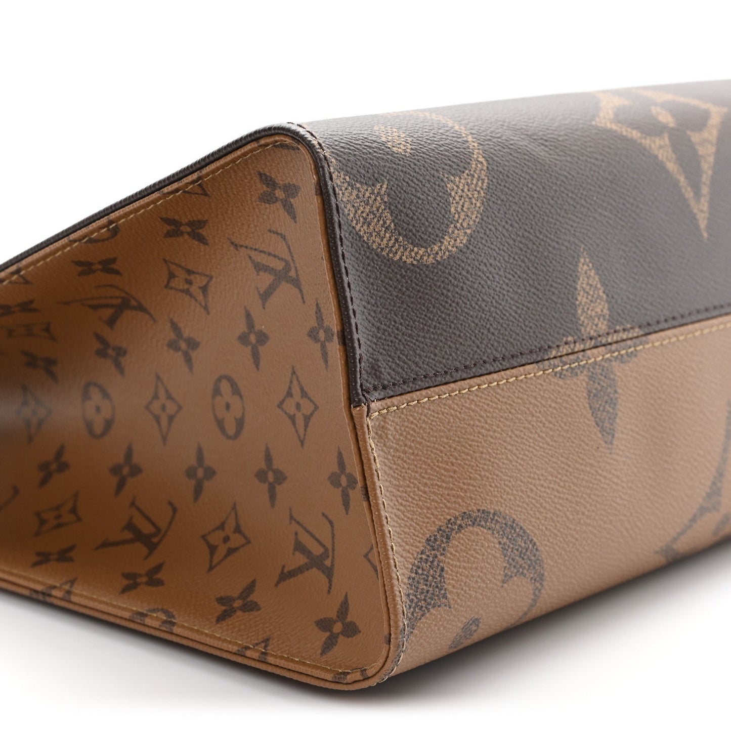 Reverse Monogram Giant Onthego MM