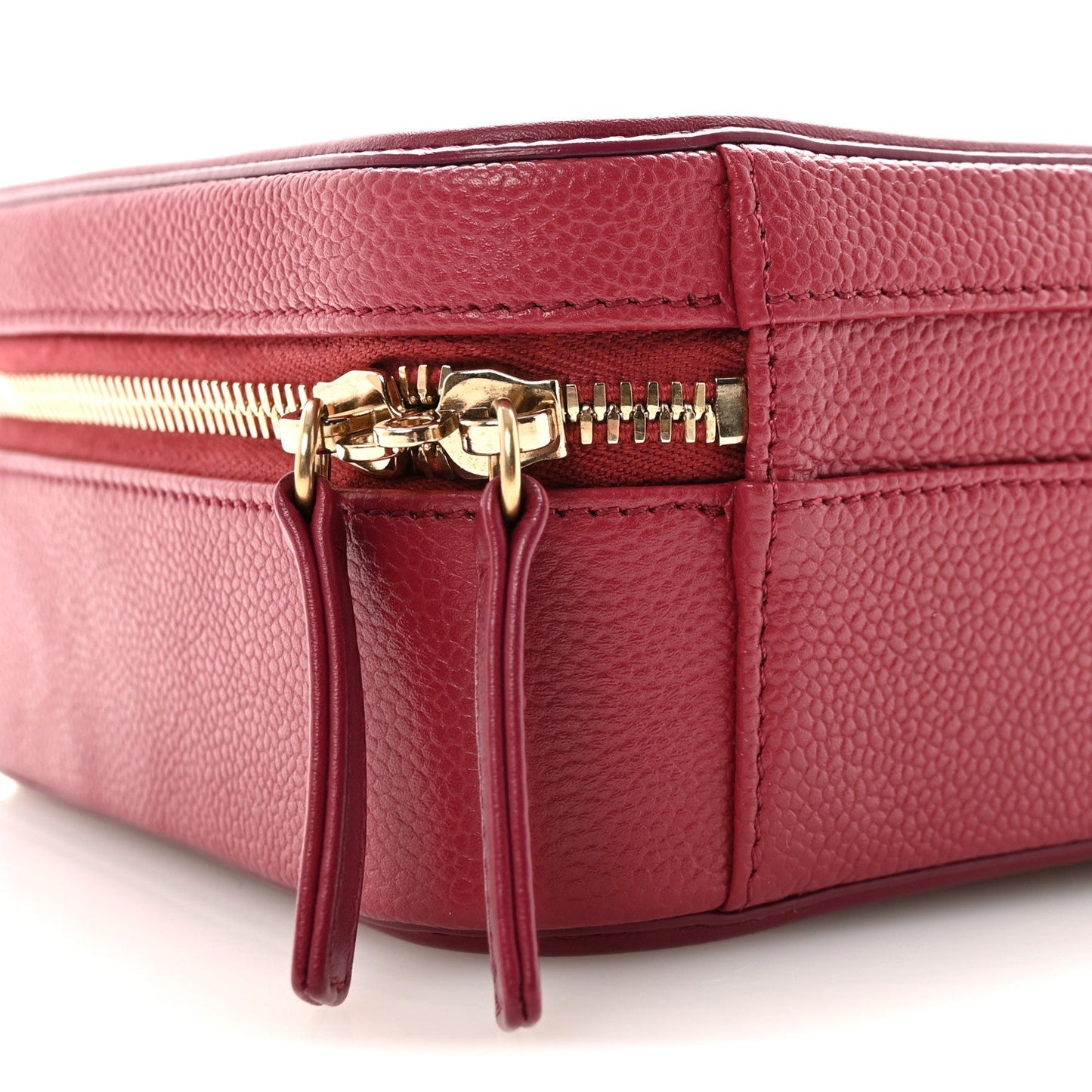 Caviar Quilted Medium CC Filigree Vanity Case Burgundy