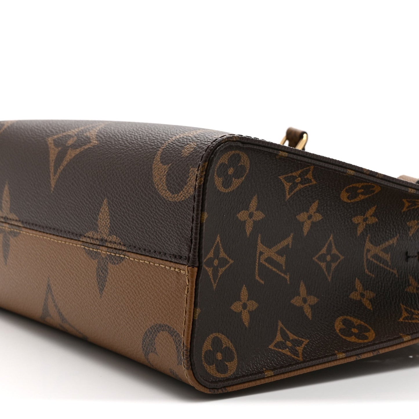 Reverse Monogram Giant Onthego PM