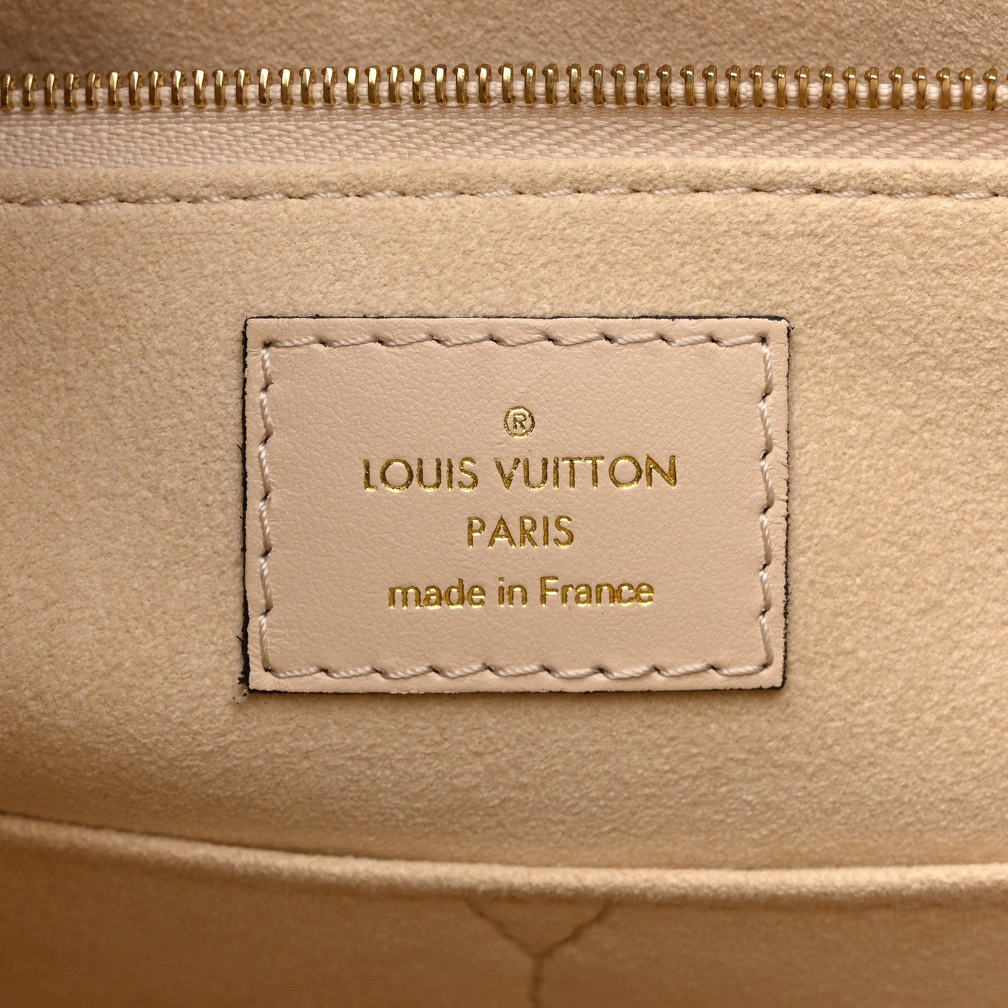 Empreinte Monogram Giant Onthego MM Creme