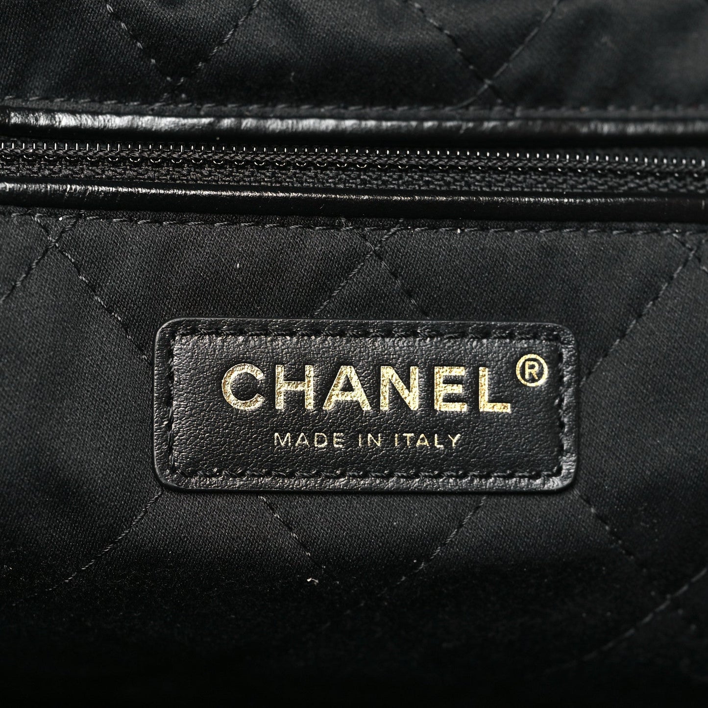 Shiny Calfskin Quilted Chanel 22 Black