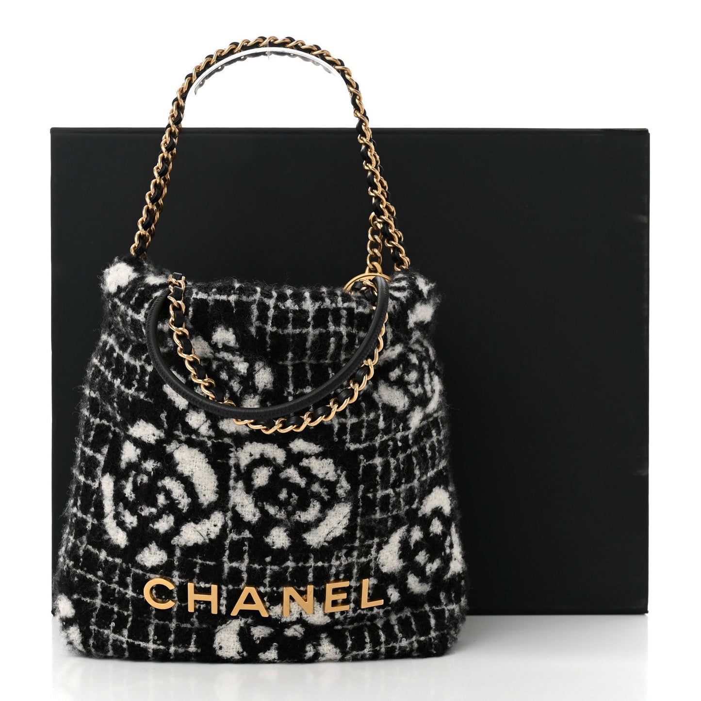 Cashmere Mini Chanel 22 Black White