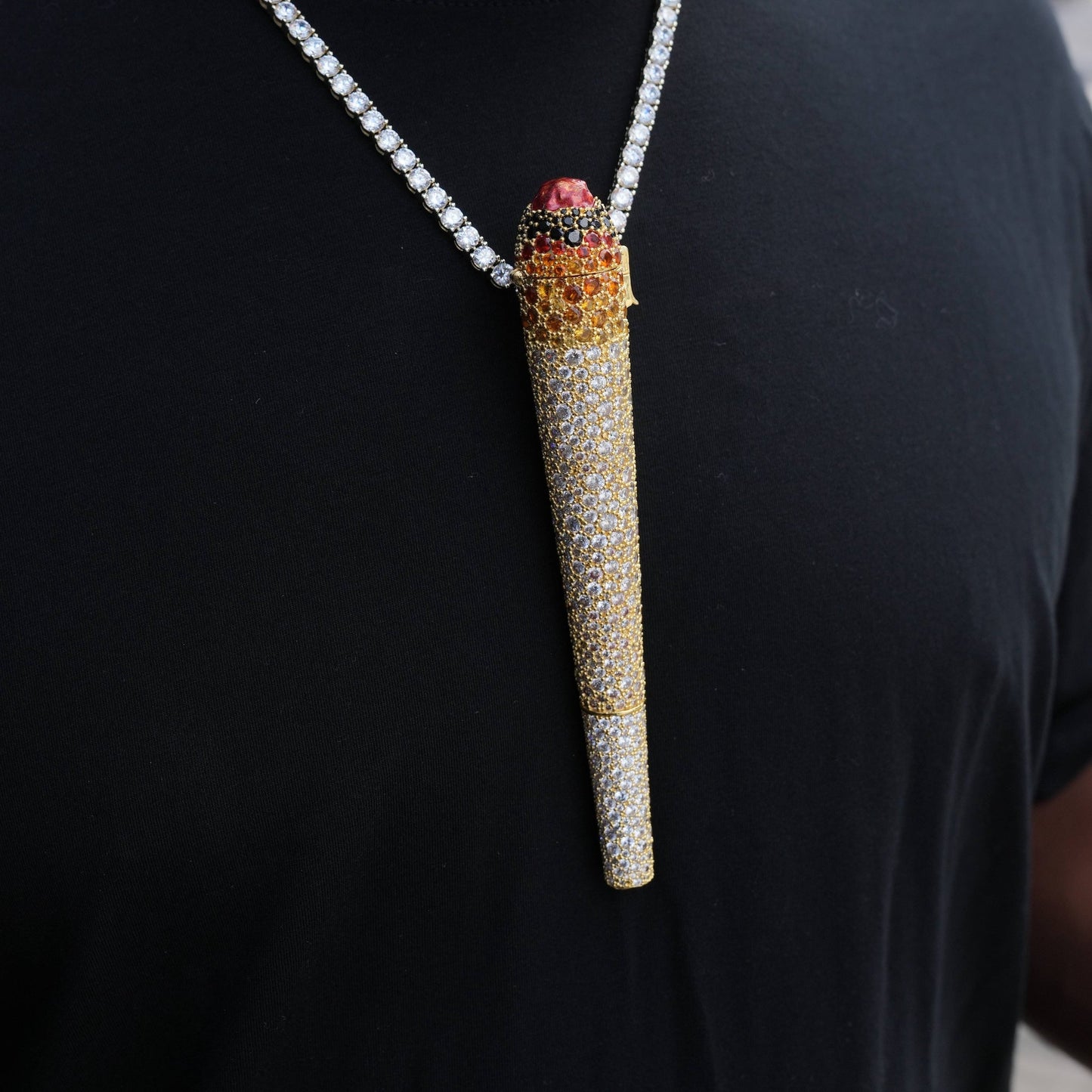 Collectible King Joint Holder Pendant in Yellow Gold