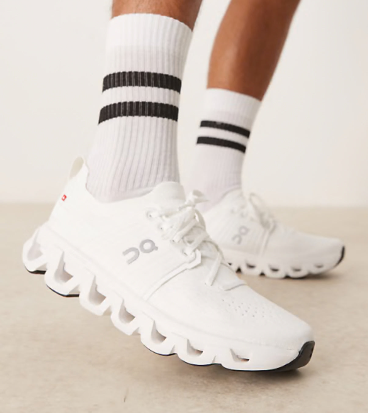 On Running Cloudswift 4 White