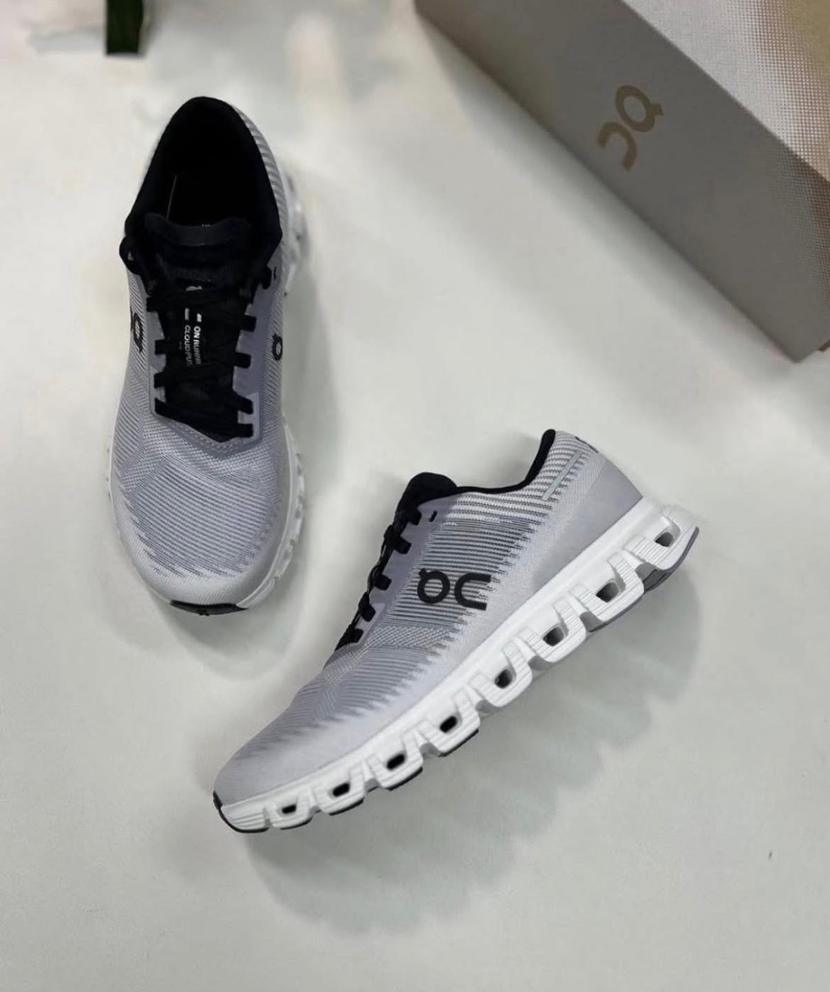 ON Running Cloud 6 Push Lilac Black